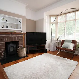 Melrose By Ty Sa - 4 Bedroom House In Cardiff