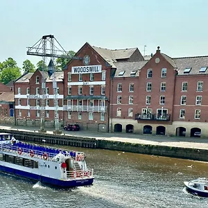  Apartment Riverside At Woodsmill Quay