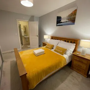 In Cardiff, Sleeps 8 Cardiff