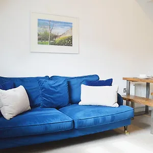  Apartment Stylish Modern Flat With Parking - Pass The Keys