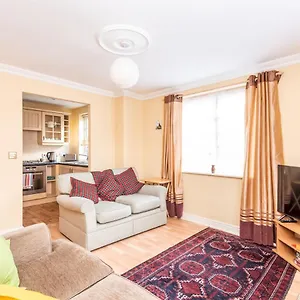  Apartment Cosy 1 Bed Flat, 10 Minutes From Centre